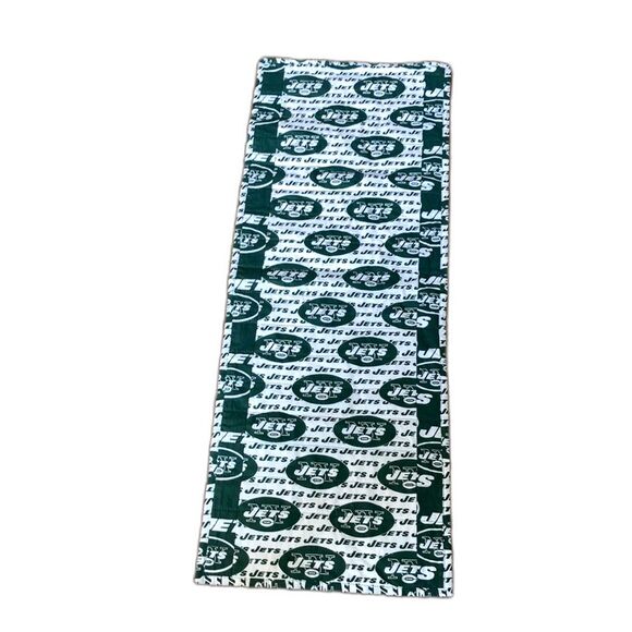 NY JETS NFL National Football League Green White Table Runner 13 x 35 inches - Picture 1 of 6